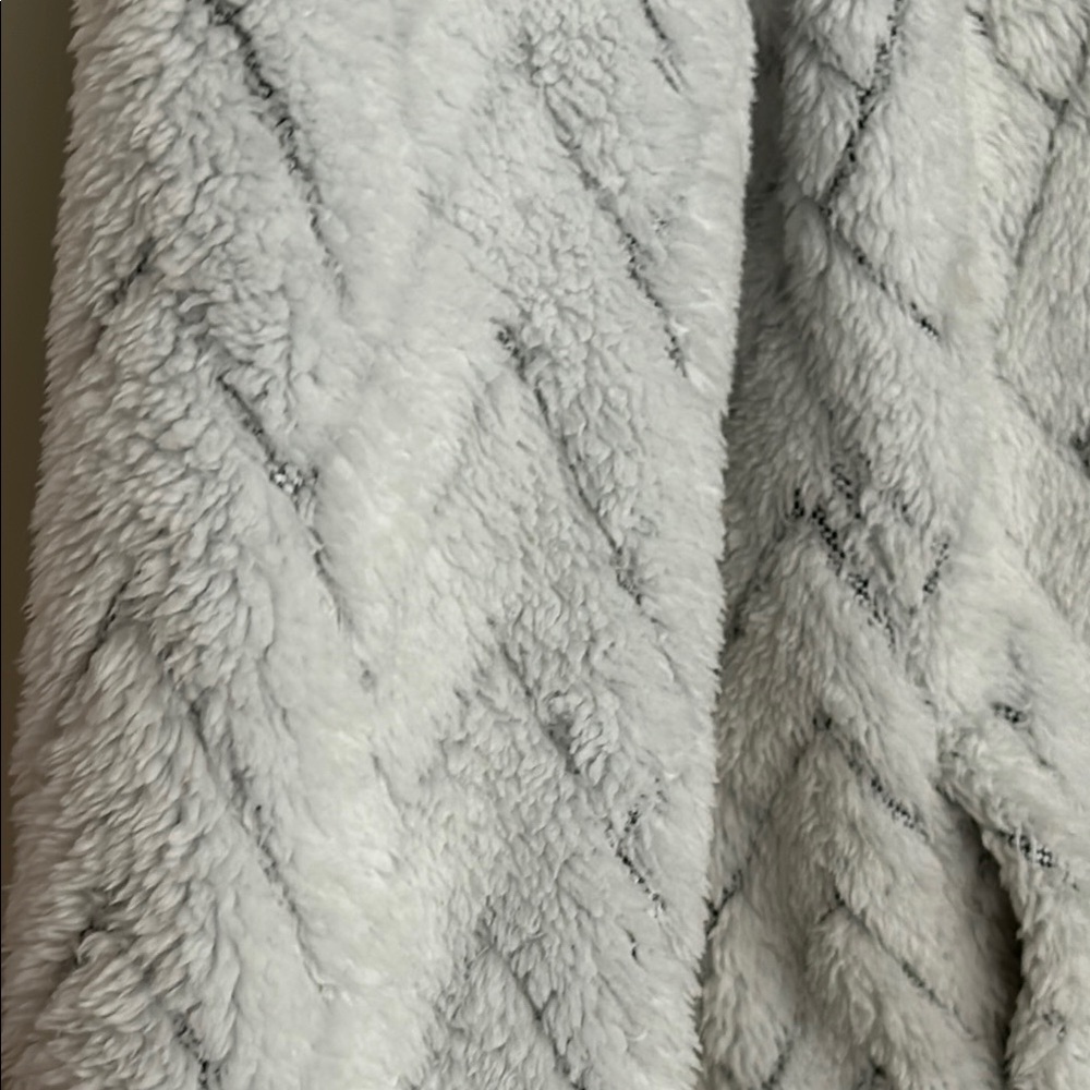 St. John's Bay XXL White Teddy Jacket with Quilted Design - Picture 11 of 11